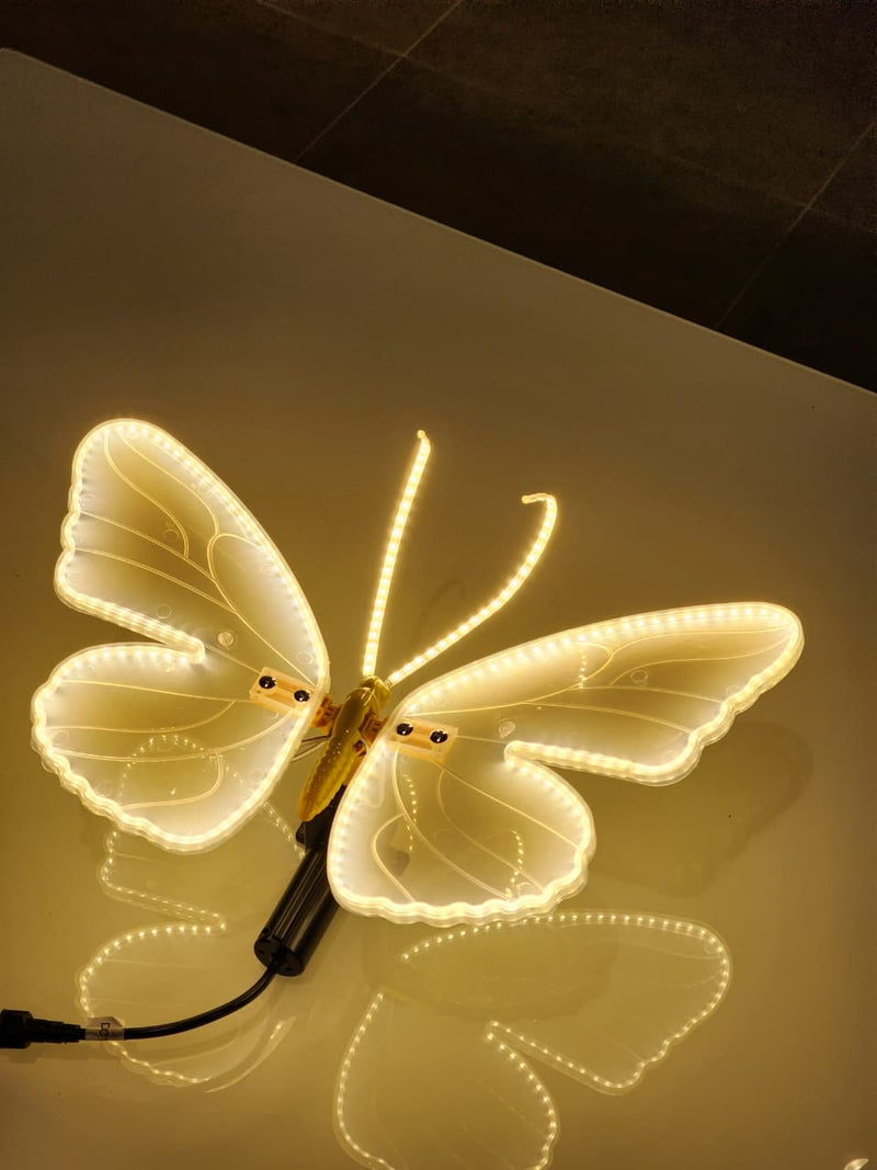 BORBOLETA 40CM COM LED WARM E MOVIMENTO COM SUPORTE BIVOLT